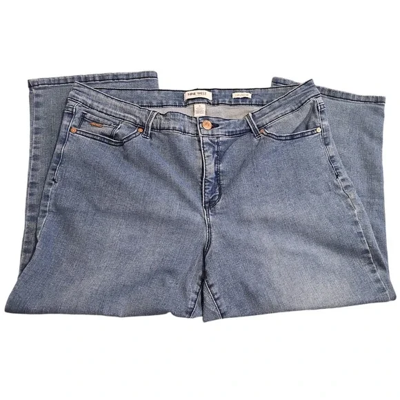 Nine West Women's Chrystie Blue Capri Denim Jeans Missy Medium Wash Size 16 - Picture 4 of 10